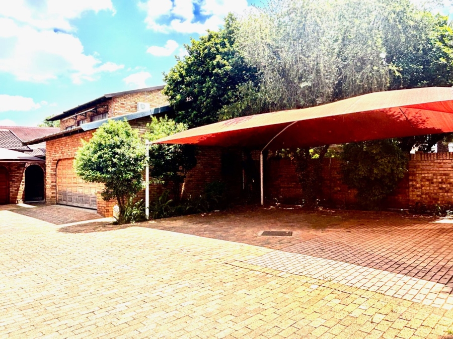 3 Bedroom Property for Sale in Flamwood North West